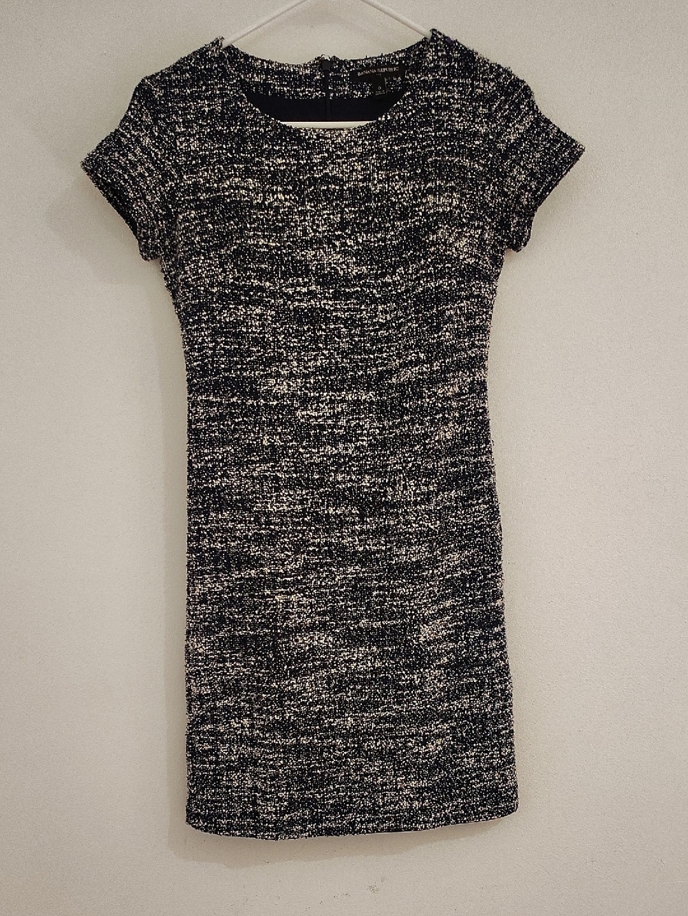 Banana Republic Black & White Textured Short-Sleeve Sheath Dress